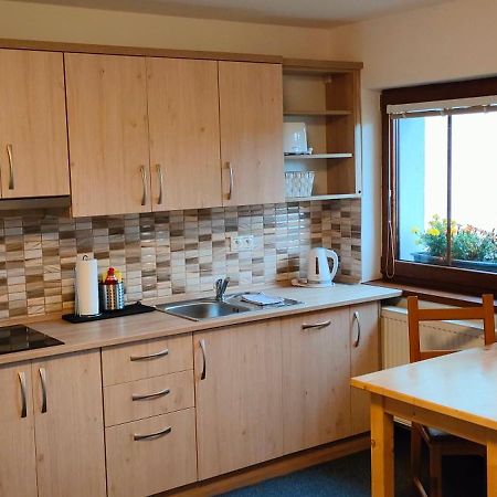 Apartmany Na Namesti Bozi Dar Bagian luar foto