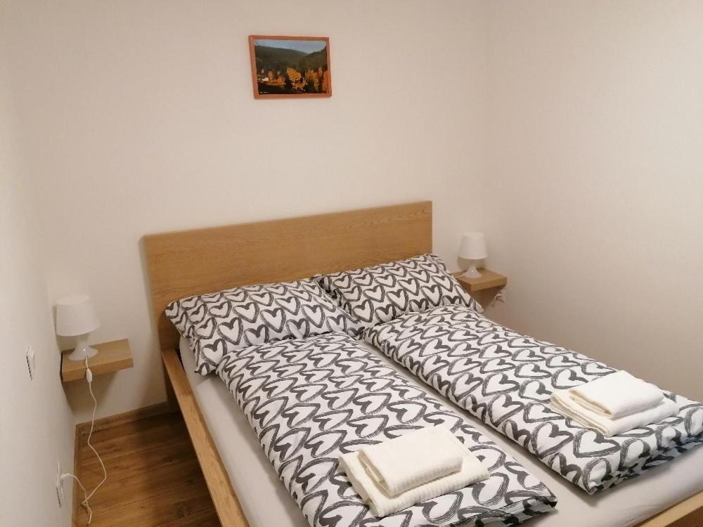 Apartmany Na Namesti Bozi Dar Bagian luar foto