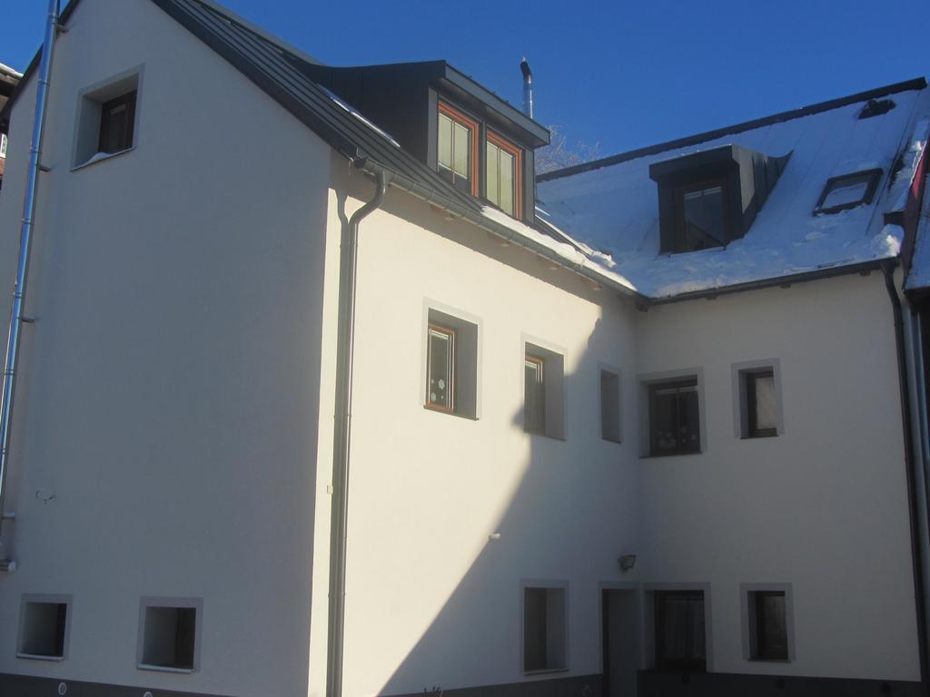 Apartmany Na Namesti Bozi Dar Bagian luar foto