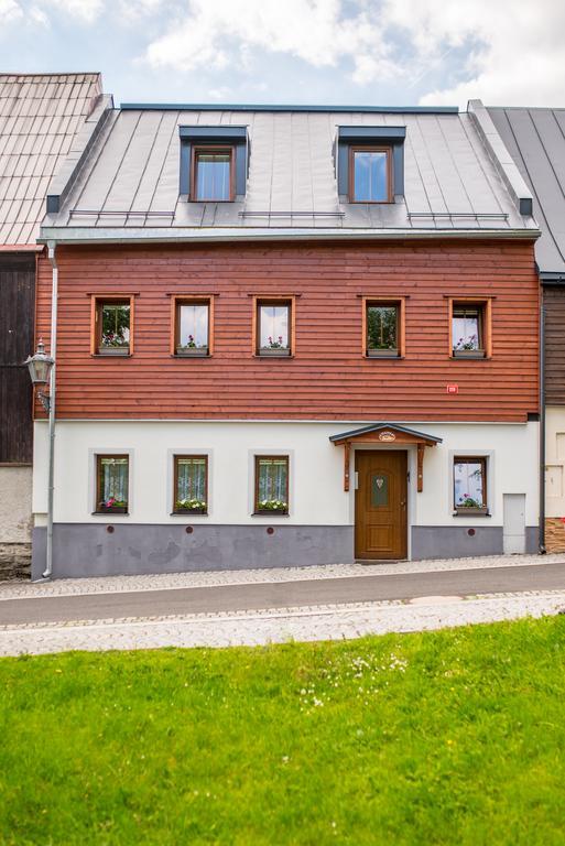 Apartmany Na Namesti Bozi Dar Bagian luar foto
