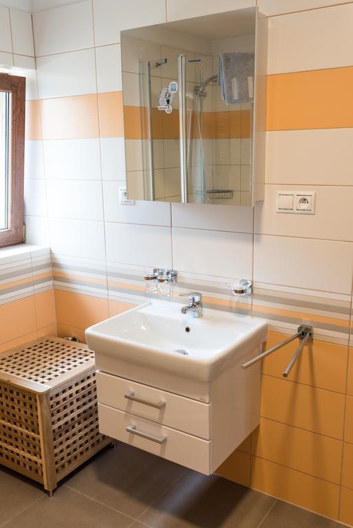 Apartmany Na Namesti Bozi Dar Bagian luar foto
