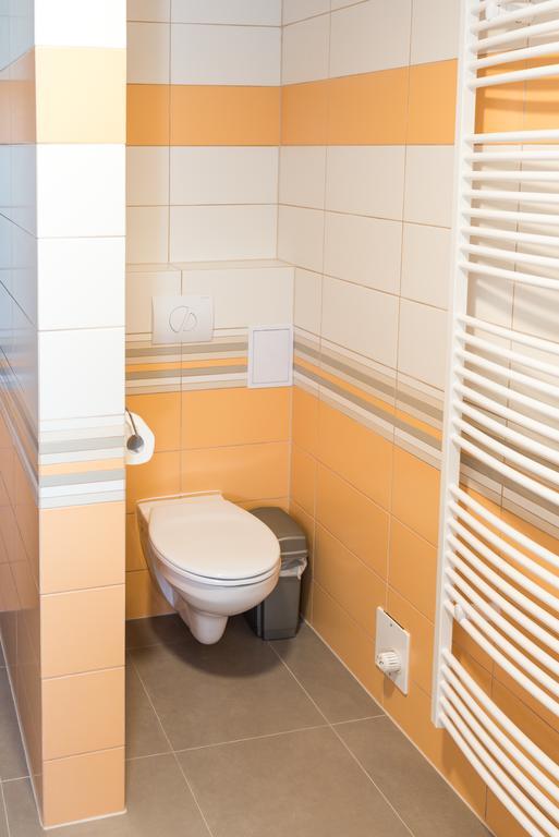 Apartmany Na Namesti Bozi Dar Bagian luar foto