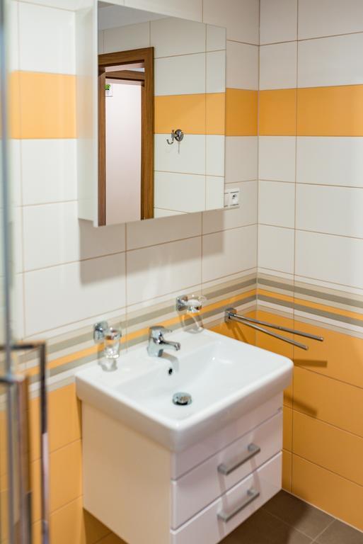 Apartmany Na Namesti Bozi Dar Bagian luar foto