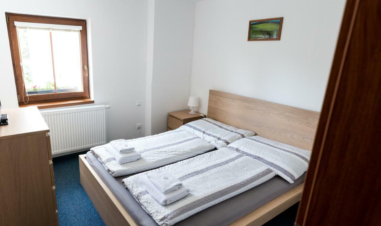 Apartmany Na Namesti Bozi Dar Bagian luar foto