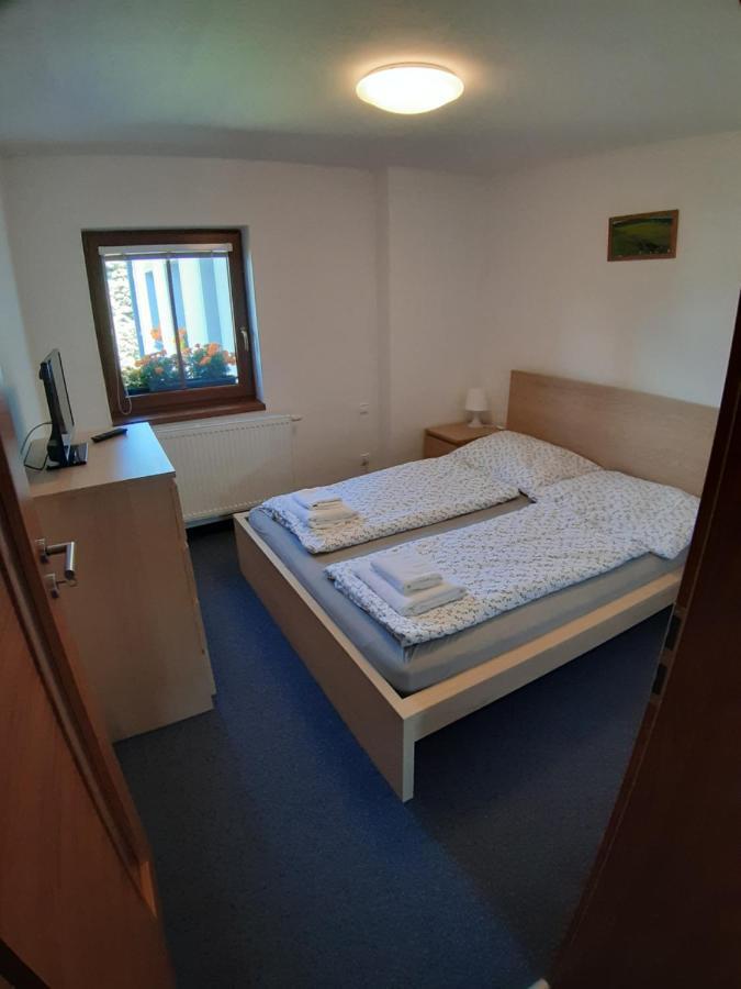 Apartmany Na Namesti Bozi Dar Bagian luar foto